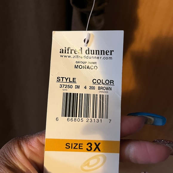 🤎”Sale”Nwt Gorgeous chocolate brown top with built in necklace! Size 3X - Picture 5 of 6